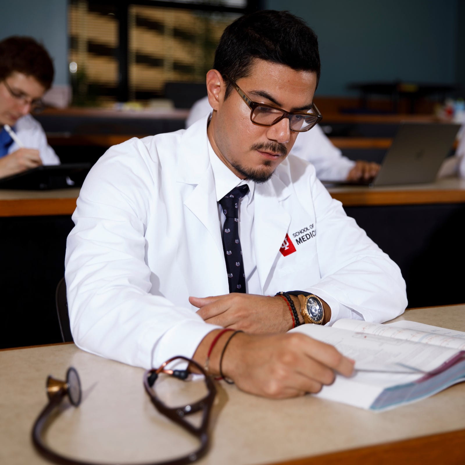 medical student working in class