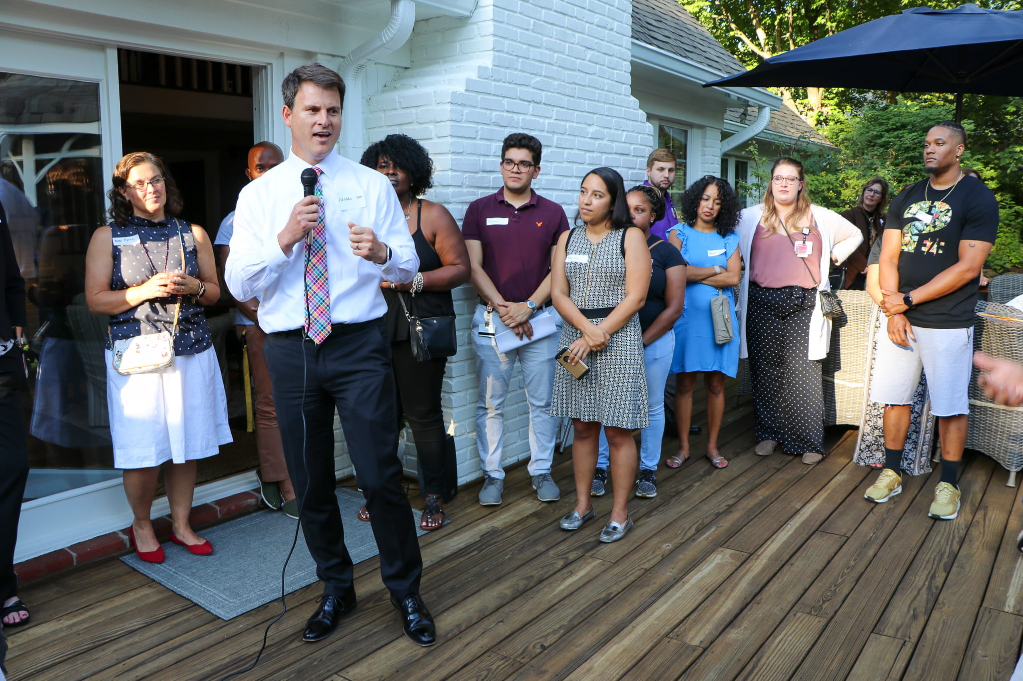 Alvaro Tori, MD speaking to medical students