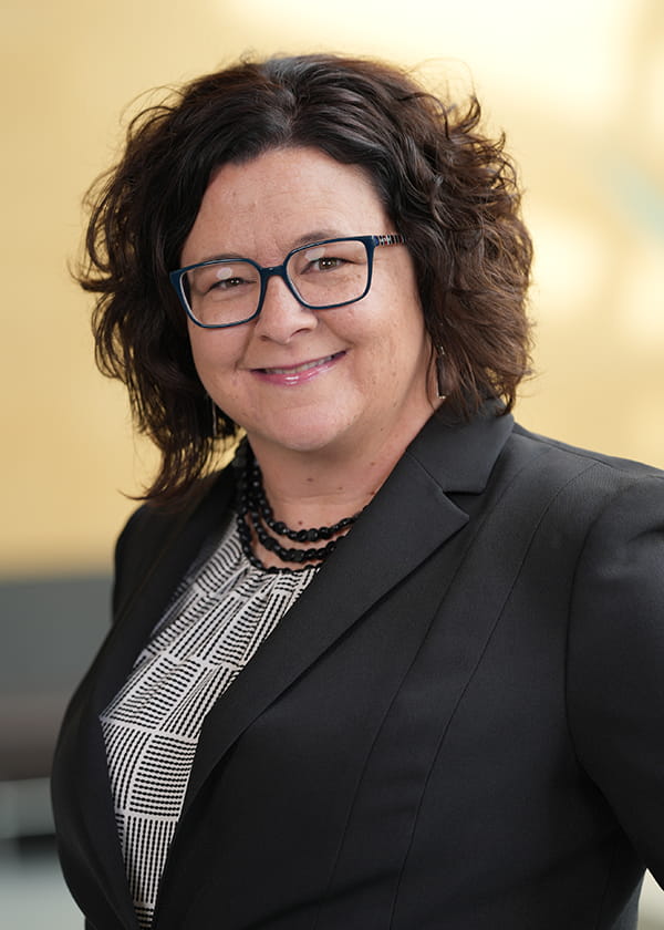 Corie Farnsley headshot