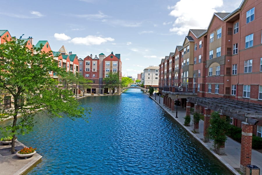 apartments along the canal in downtown indianapolis