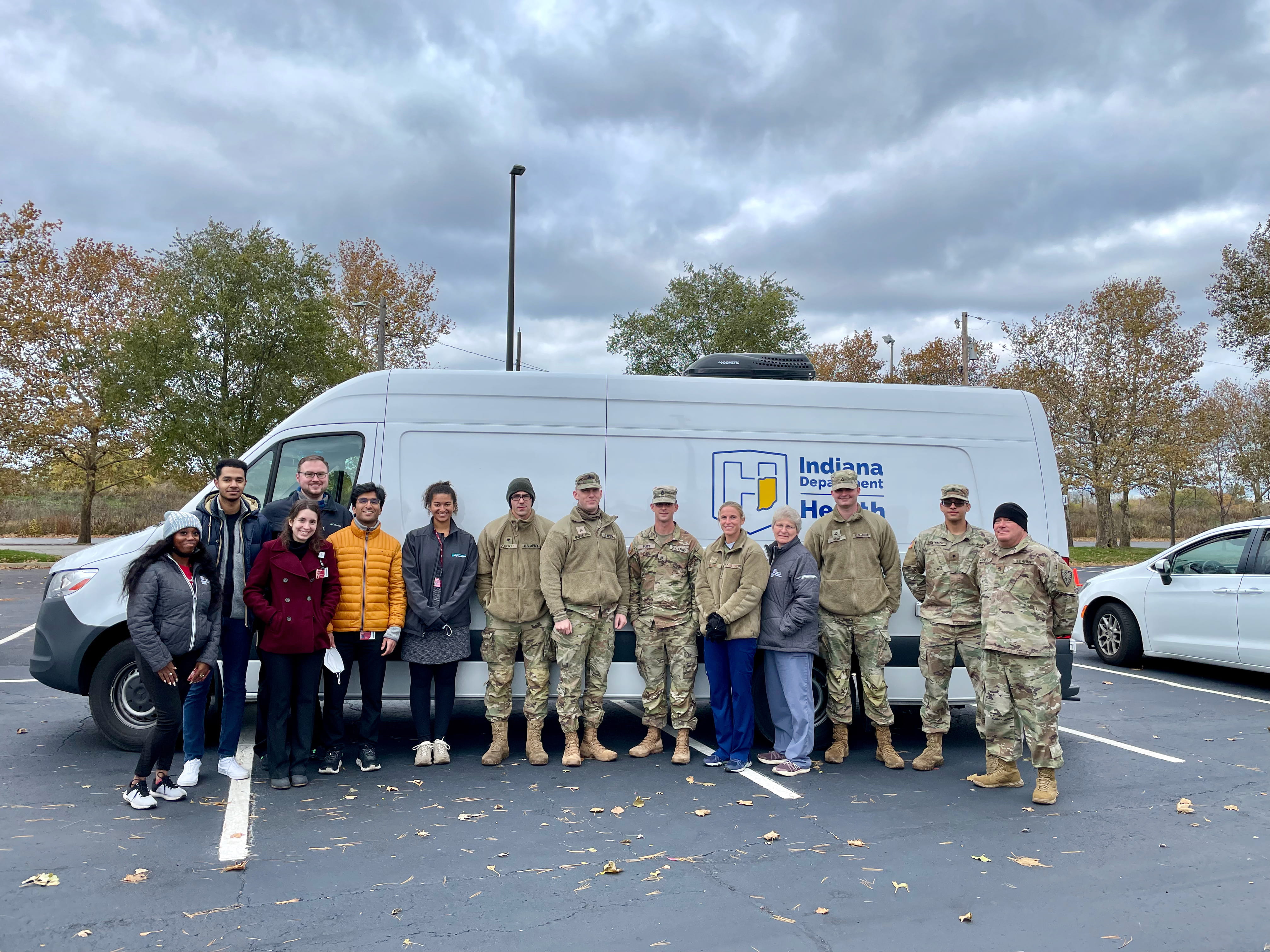 gary md students at a covid vaccine clinic in 2021